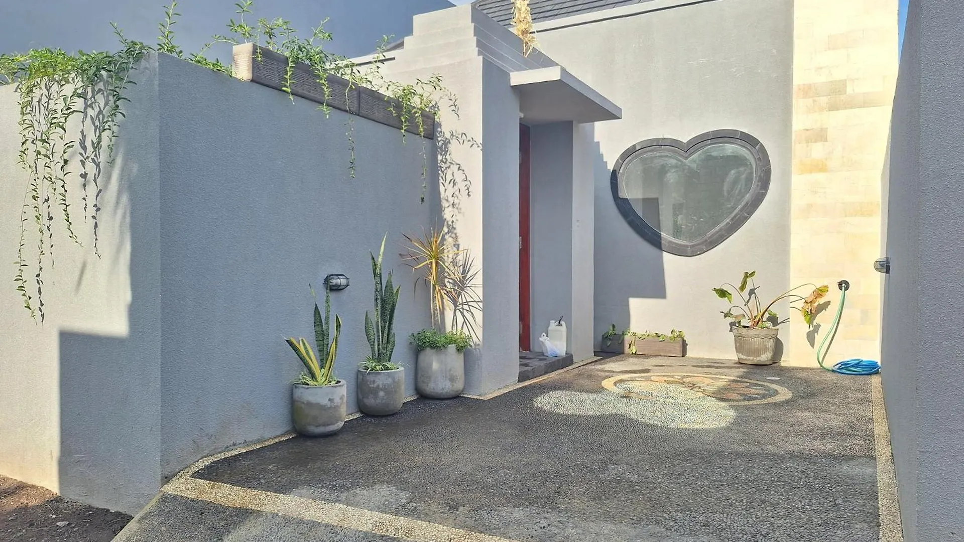 Brand New Villa Ashby De Love Heart,Two Bedrooms Private Pool,Wifi,Ac Ubud